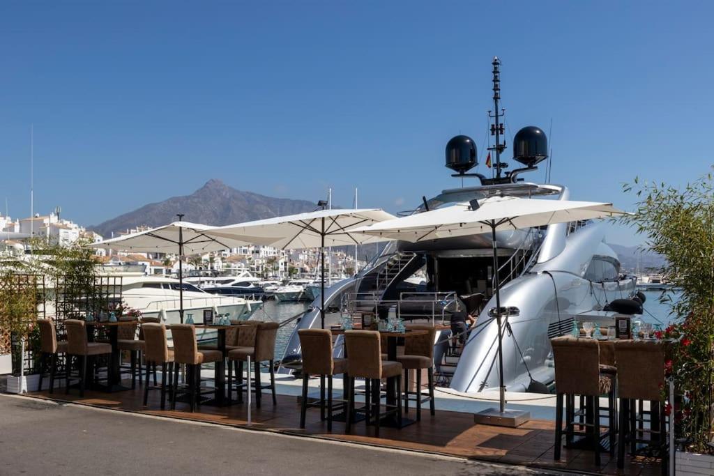 Puerto Banus Luxurious Apartment In The Heart Of The Port มาร์เบยา ภายนอก รูปภาพ
