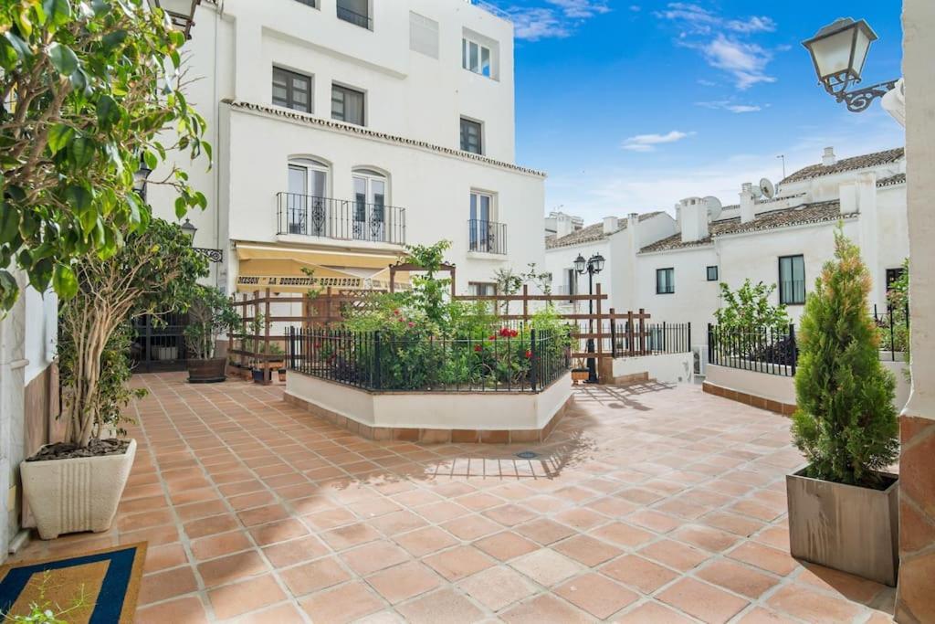 Puerto Banus Luxurious Apartment In The Heart Of The Port มาร์เบยา ภายนอก รูปภาพ