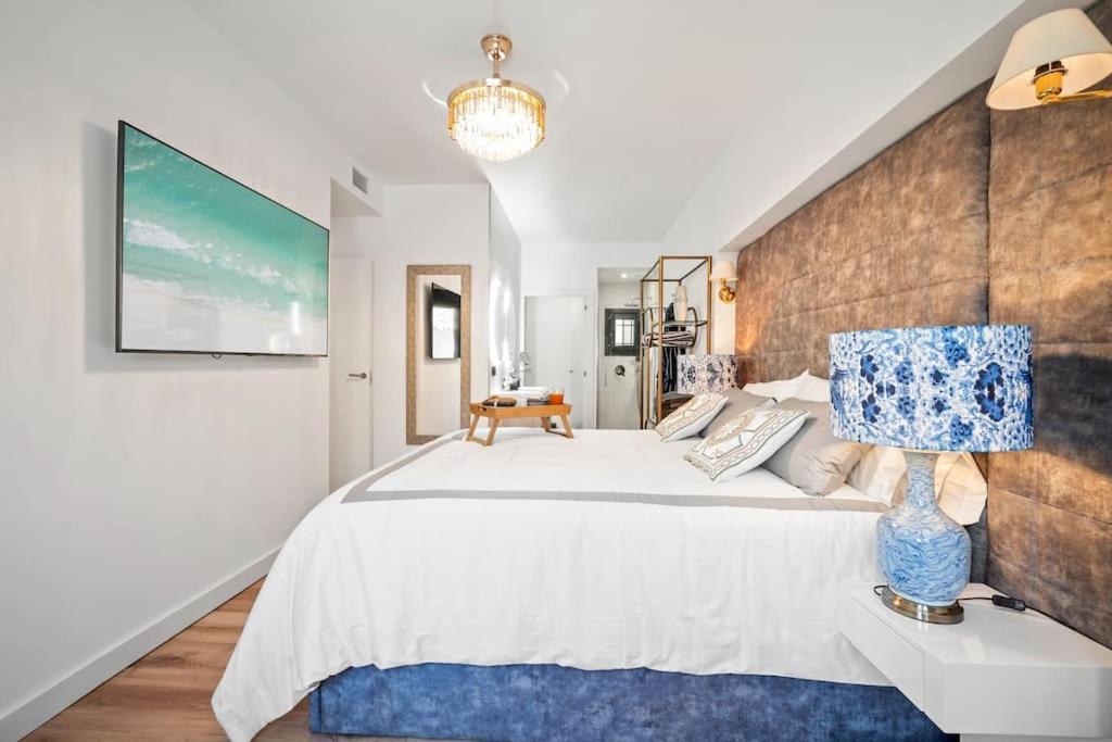 Puerto Banus Luxurious Apartment In The Heart Of The Port มาร์เบยา ภายนอก รูปภาพ
